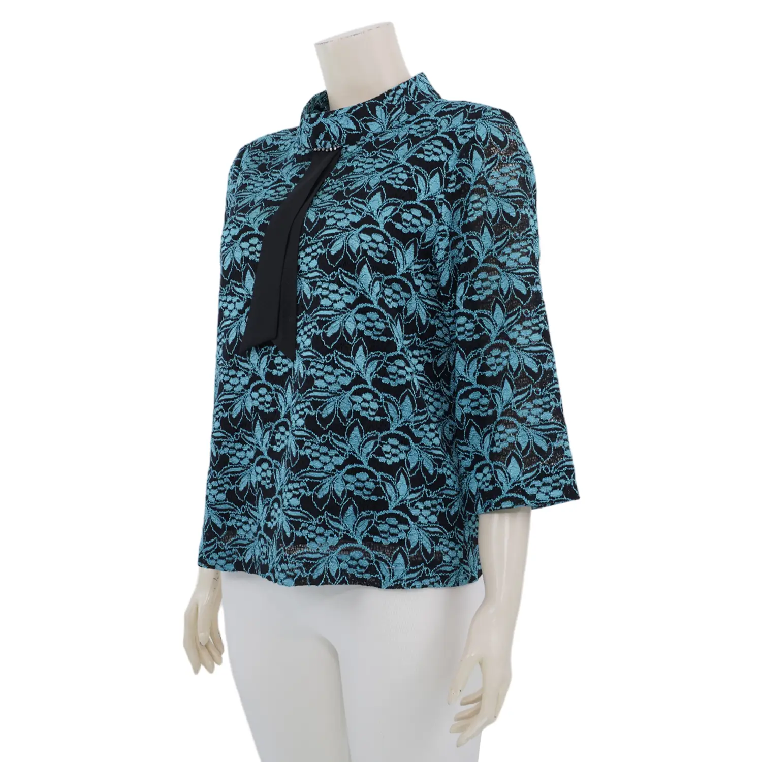 อาลิย่า เสื้อเบลาส์คอกลมแต่งโบ แขน 3 ส่วน ผ้าลูกไม้ราเชล - Image 4