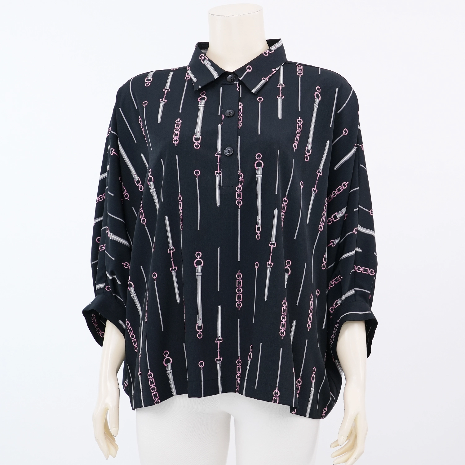 ปาแปงค์ เสื้อคอปก แขนยาว ทรงปีกค้างคาว ผ้าพีชสกิน