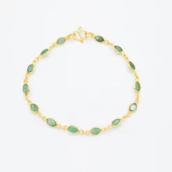 เนตรไอริน สร้อยข้อมือเงิน925 ชุบทอง18K  แบบสเตชั่น ประดับมรกต