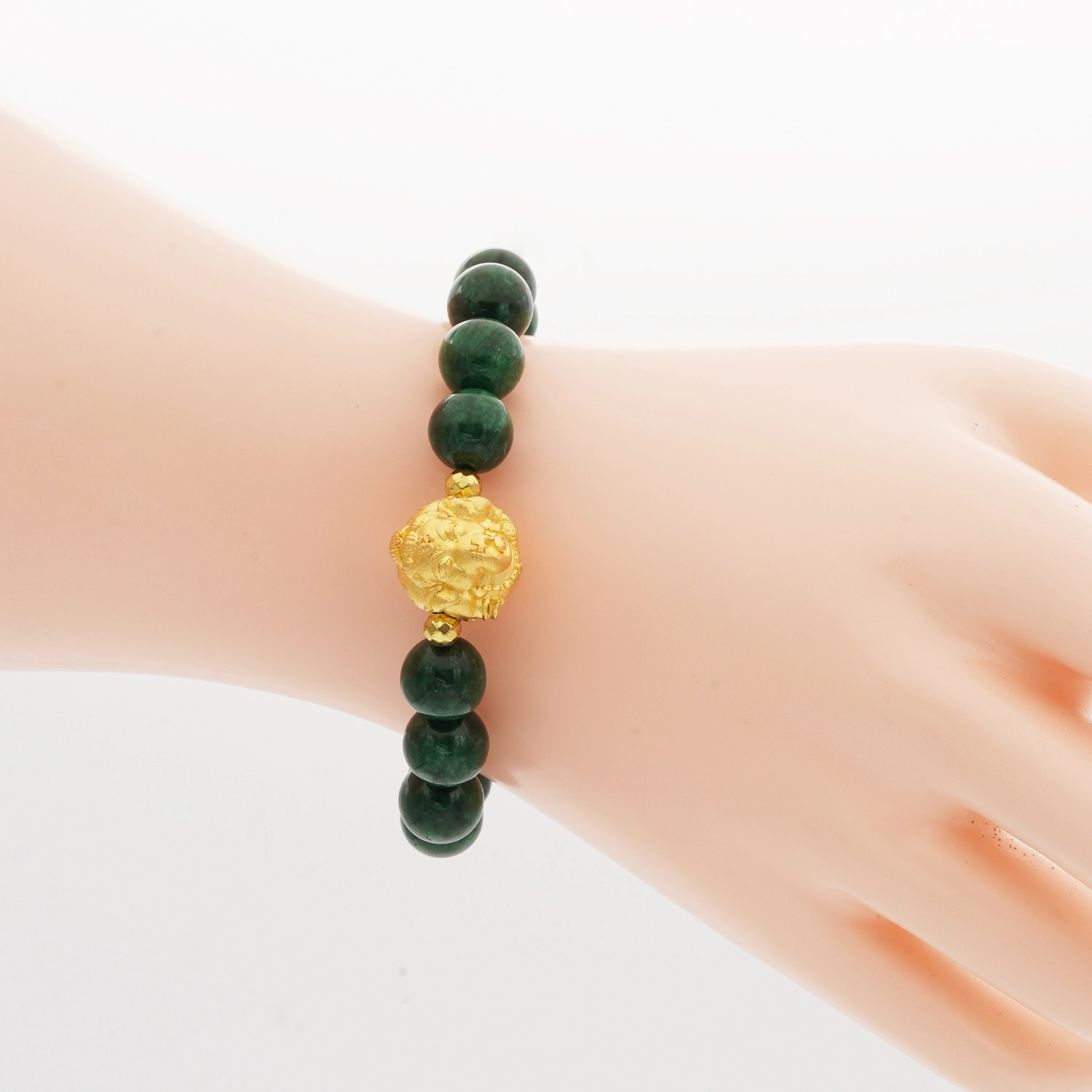 ลักษ์ มงคล สร้อยข้อมือหยกจักรพรรดิ์ และฮีมาไทต์ ตกแต่ง ลูกอมพระพิฆคเณศชุบทอง