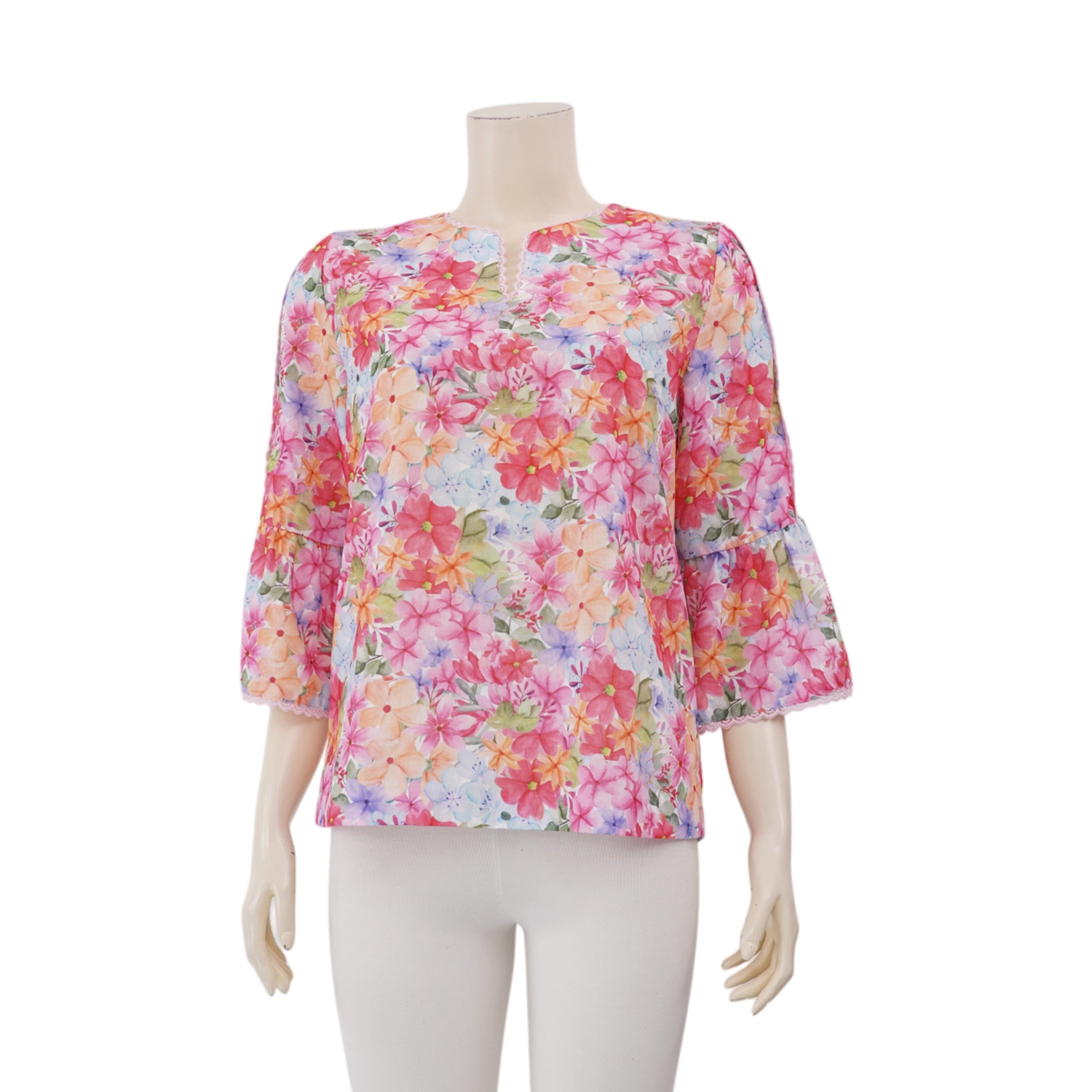 มินนะ เสื้อเบลาส์คอกลม แขน 5 ส่วน ปลายแขนบานทรงกระดิ่ง ลายดอกไม้