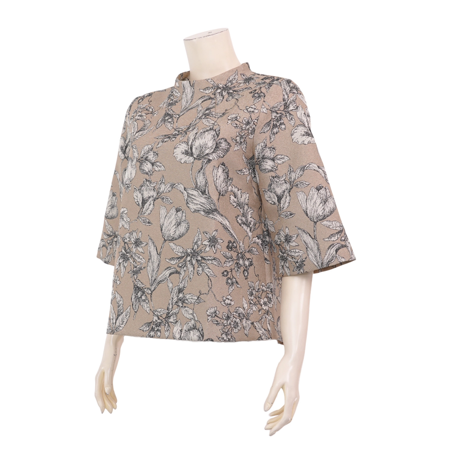มินนะ เสื้อเบลาส์คอตั้ง แขนกระบอกยาว 3 ส่วน ผ้าแจ็คการ์ดทอลายดอกไม้ - Image 2
