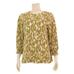 อะมิร่า เสื้อเบลาส์คอปาด แขนกระบอกยาว 4 ส่วน ผ้าพลีทแฟนซี - Image 2