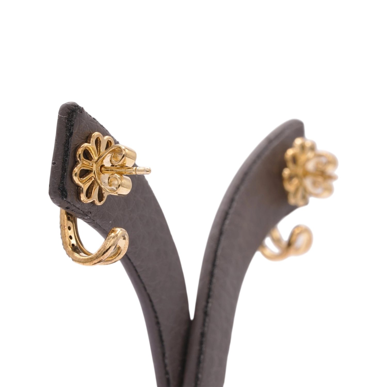 ยูนีช ต่างหูเงิน925 ชุบทอง14K ประดับเพชรสีฟ้า ดีไซน์ Modern Earrings - Image 3