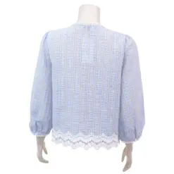 ไอ ไอ เอ็ม เค เสื้อเบลาส์คอกลม แขนพองยาว 5 ส่วน ผ้าเซียซักเกอร์ ทอลายทาง - Image 3
