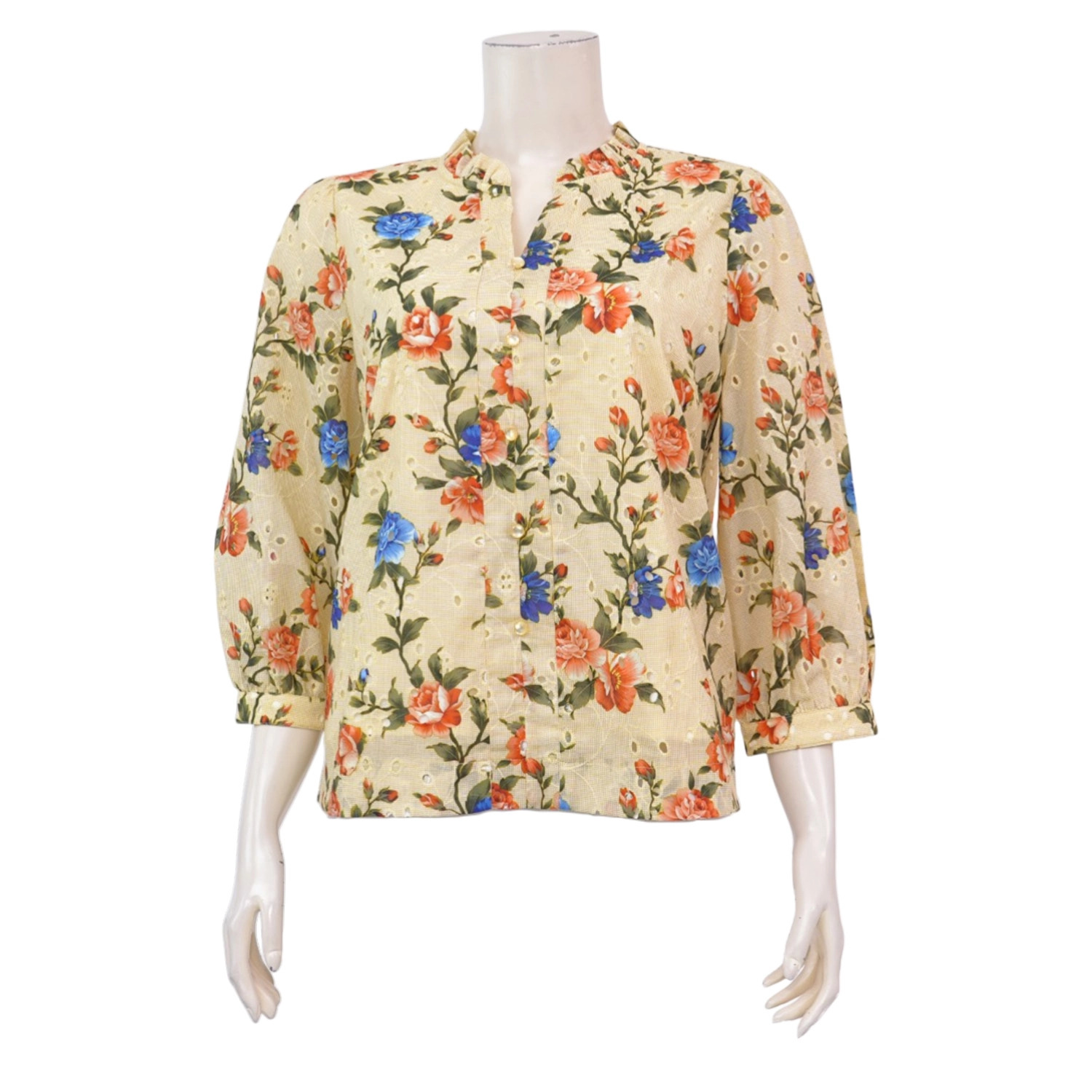 มินนะ เสื้อคอตั้ง ผ่าหน้าทรง V แขนพองยาว 4 ส่วน ผ้าปักฉลุและพิมพ์ลายดอกไม้