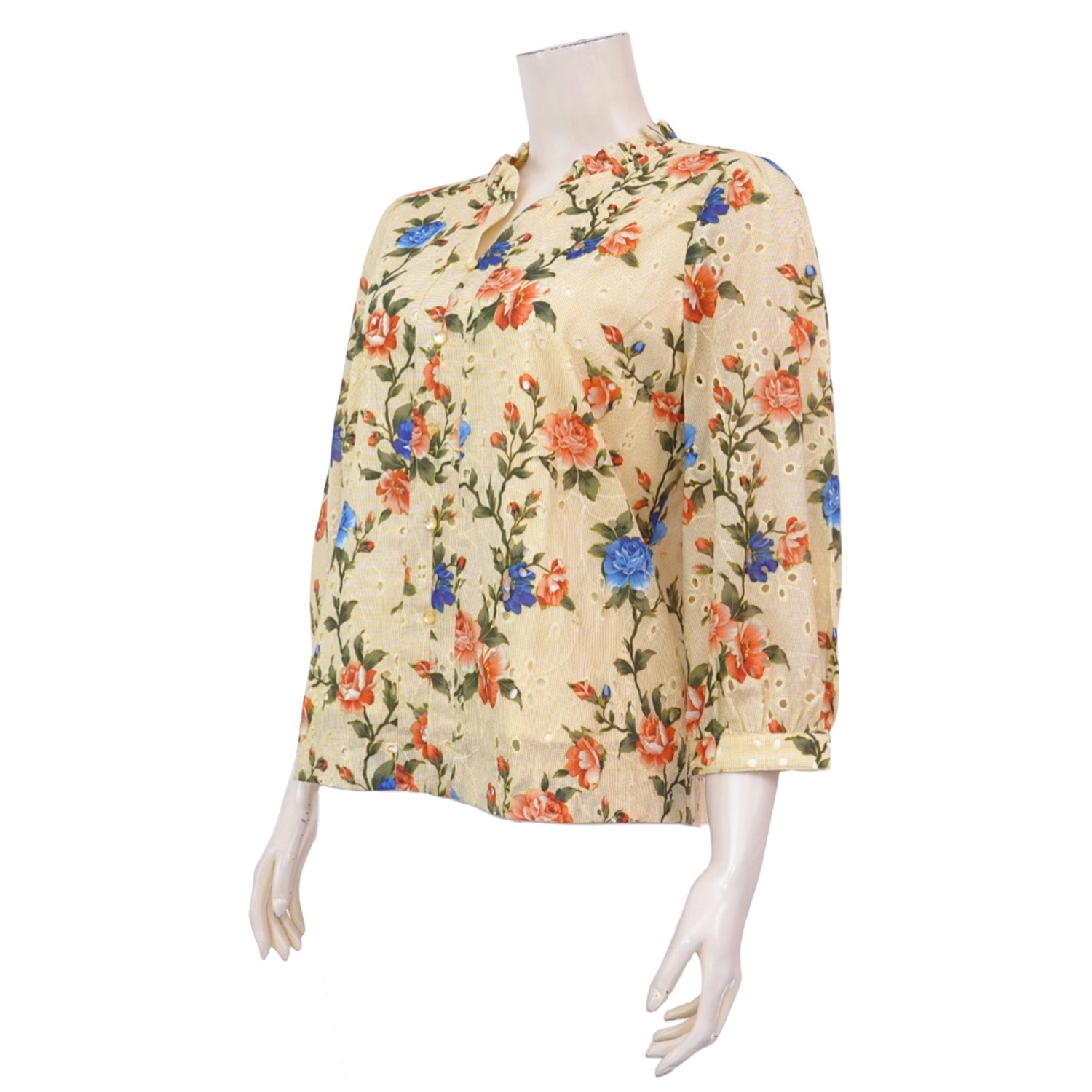 มินนะ เสื้อคอตั้ง ผ่าหน้าทรง V แขนพองยาว 4 ส่วน ผ้าปักฉลุและพิมพ์ลายดอกไม้ - Image 2