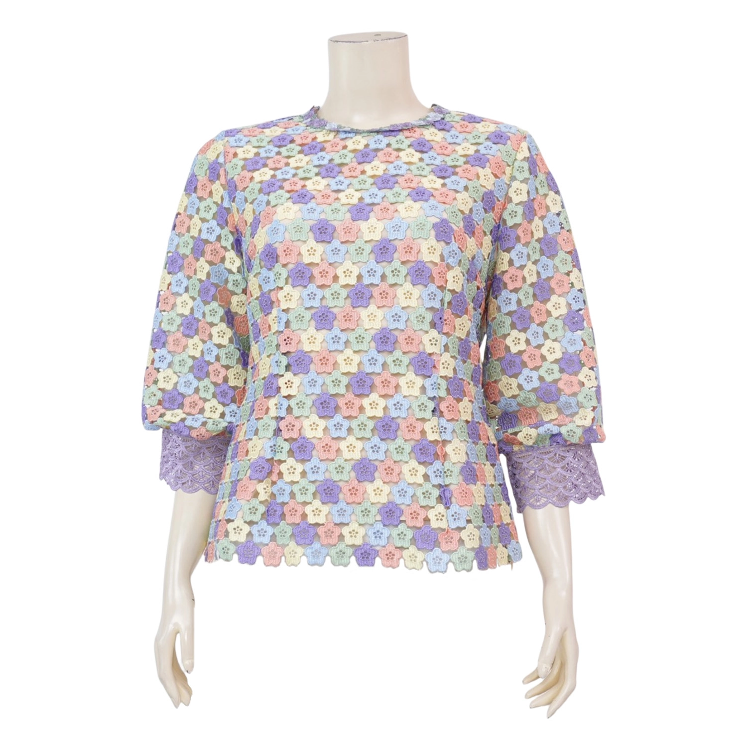 มินนะ เสื้อเบลาส์คอกลม แขนพองยาว 4 ส่วน ทอลายดอกไม้หลากสี