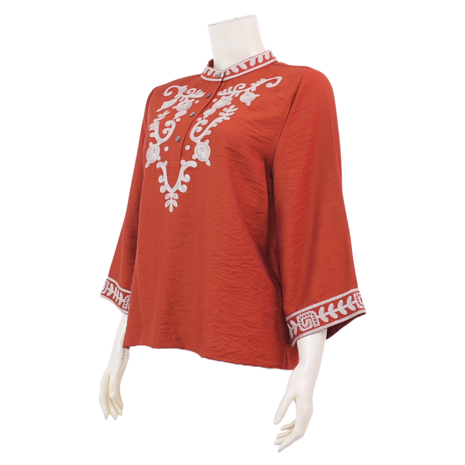 ไอ ไอ เอ็ม เค เสื้อเบลาส์คอตั้ง แขนยาว 5 ส่วน ผ้าวิสโคสผสม ปักลายโมร็อกโก - Image 2