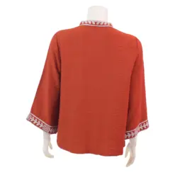 ไอ ไอ เอ็ม เค เสื้อเบลาส์คอตั้ง แขนยาว 5 ส่วน ผ้าวิสโคสผสม ปักลายโมร็อกโก - Image 3