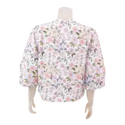 มินนะ เสื้อคอกลม แขนพองยาว 4 ส่วน ผ้าแมตต์ซาติน พิมพ์ลายดอกไม้ - Image 3