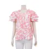 อะมิร่า เสื้อเบลาส์คอเหลี่ยม แขนสั้นทรงระบาย ผ้าโคโม่ปริ้นท์