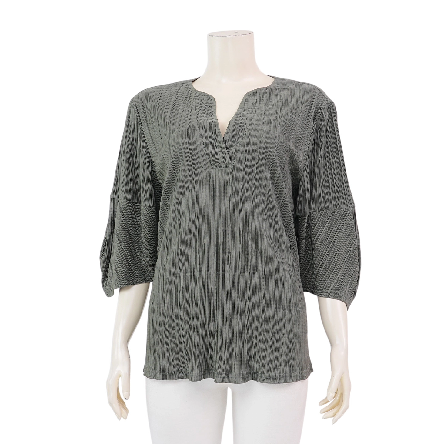 มิกิโกะ เสื้อเบลาส์คอวี แขนกระบอกยาว 3 ส่วน ผ้าพลีทแฟนซี