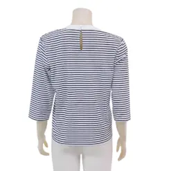 ไอ ไอ เอ็ม เค เสื้อเบลาส์คอกลม แขนกระบอกยาว 4 ส่วน ผ้าเจอร์ซีย์ทอลายทาง - Image 3